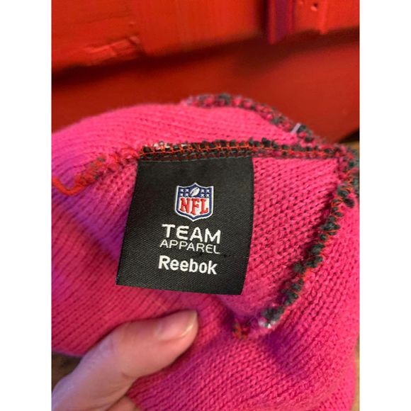 Reebok Team Apparel NFL Green Bay Breast Cancer Winter Cap Hat Pink Green EUC - Picture 3 of 3